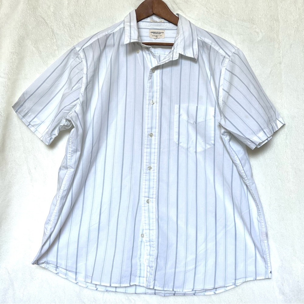 American Eagle Collared Button Down Shirt